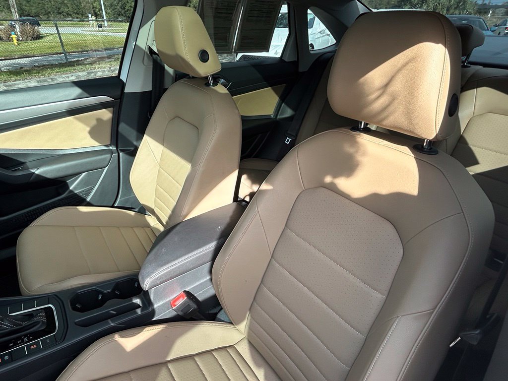 Used 2021 Volkswagen Jetta SE w/ SE Cold Weather Package FWD image 16