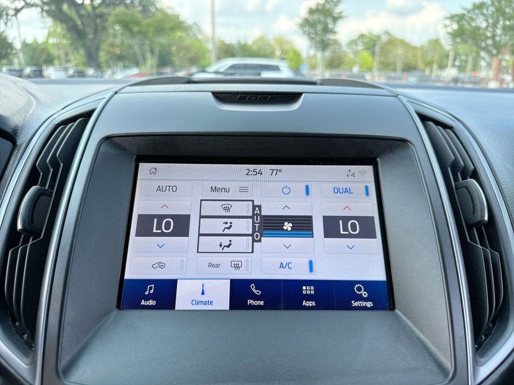 Used 2020 Ford Edge SE FWD image 19