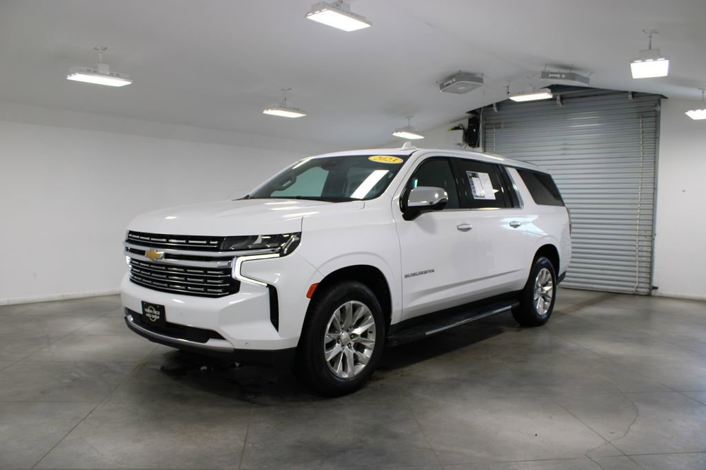 Used 2023 Chevrolet Suburban Premier image 4