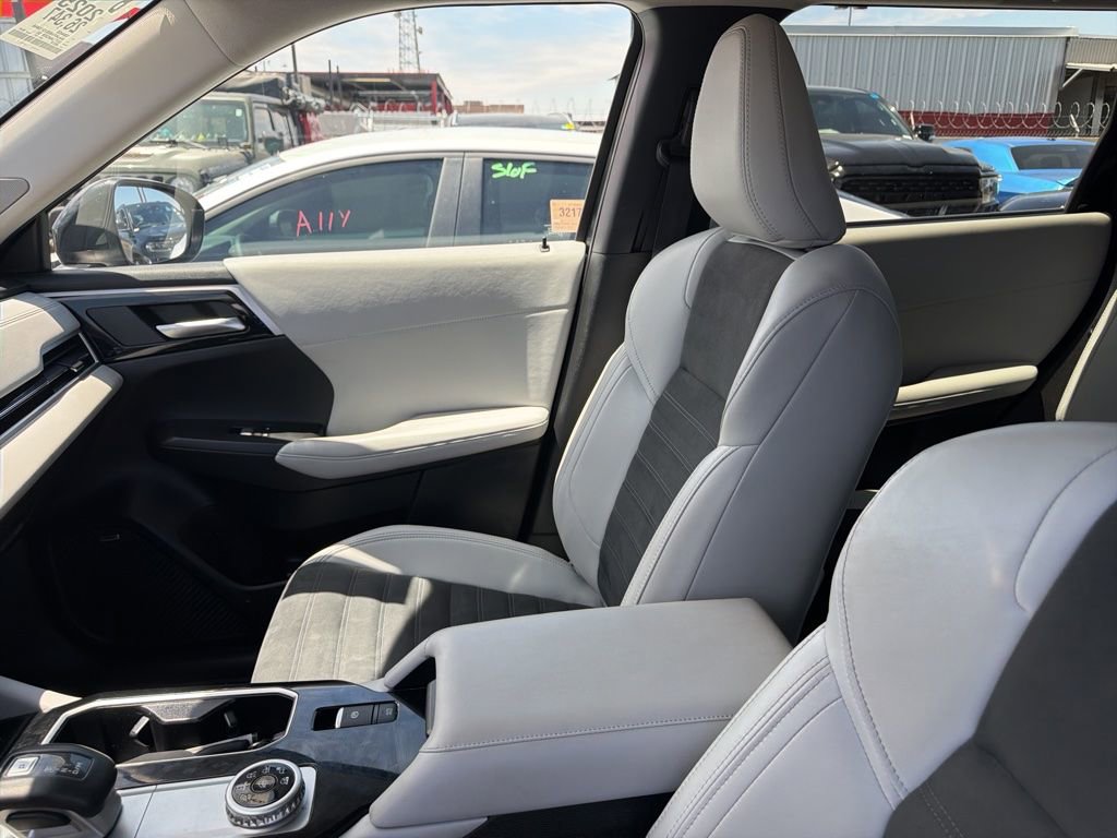 Used 2025 Mitsubishi Outlander SE AWD/4WD image 21