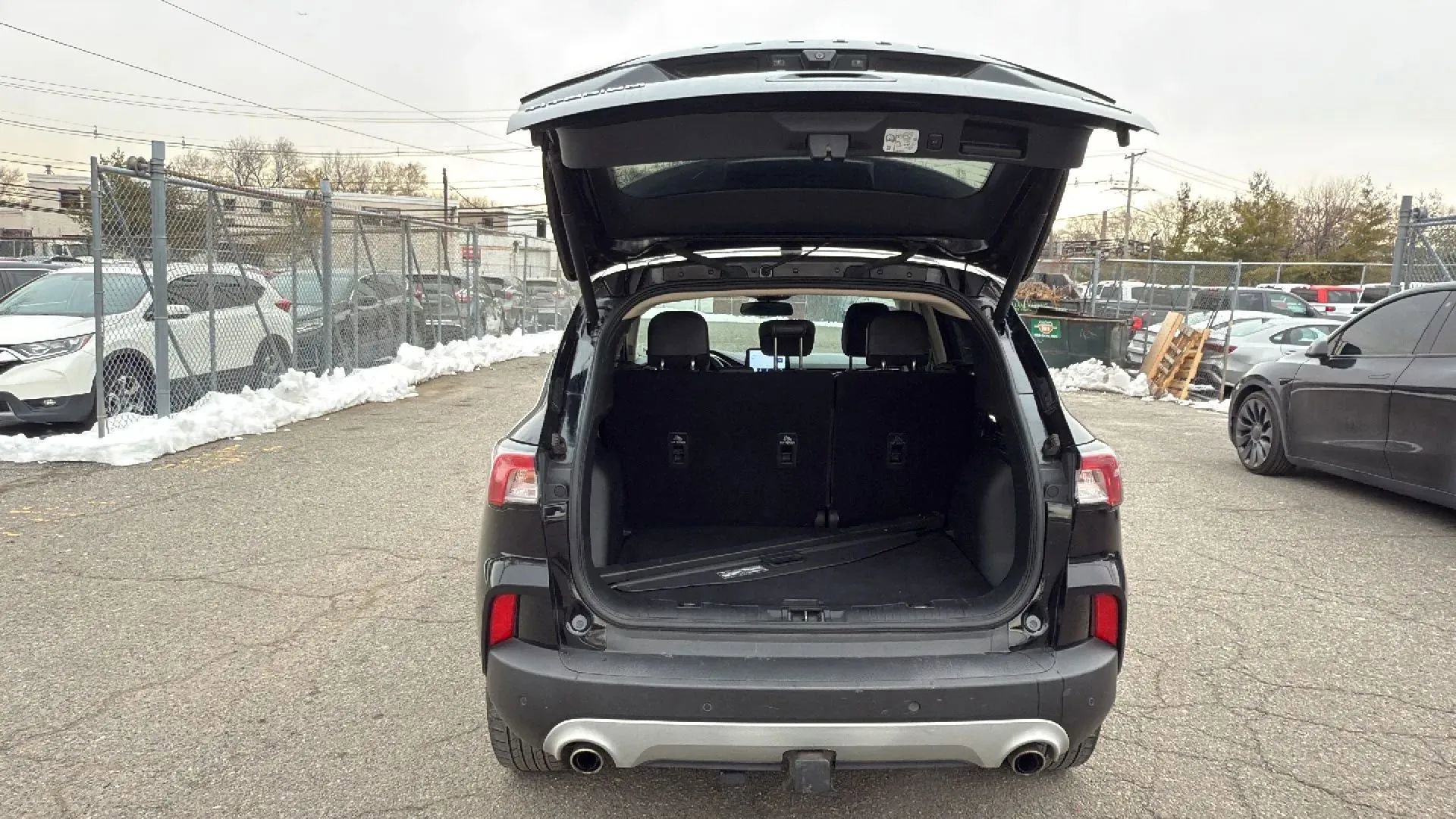 Used 2020 Ford Escape Titanium image 27