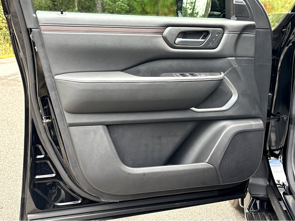 New 2026 Nissan Armada Platinum Reserve image 24