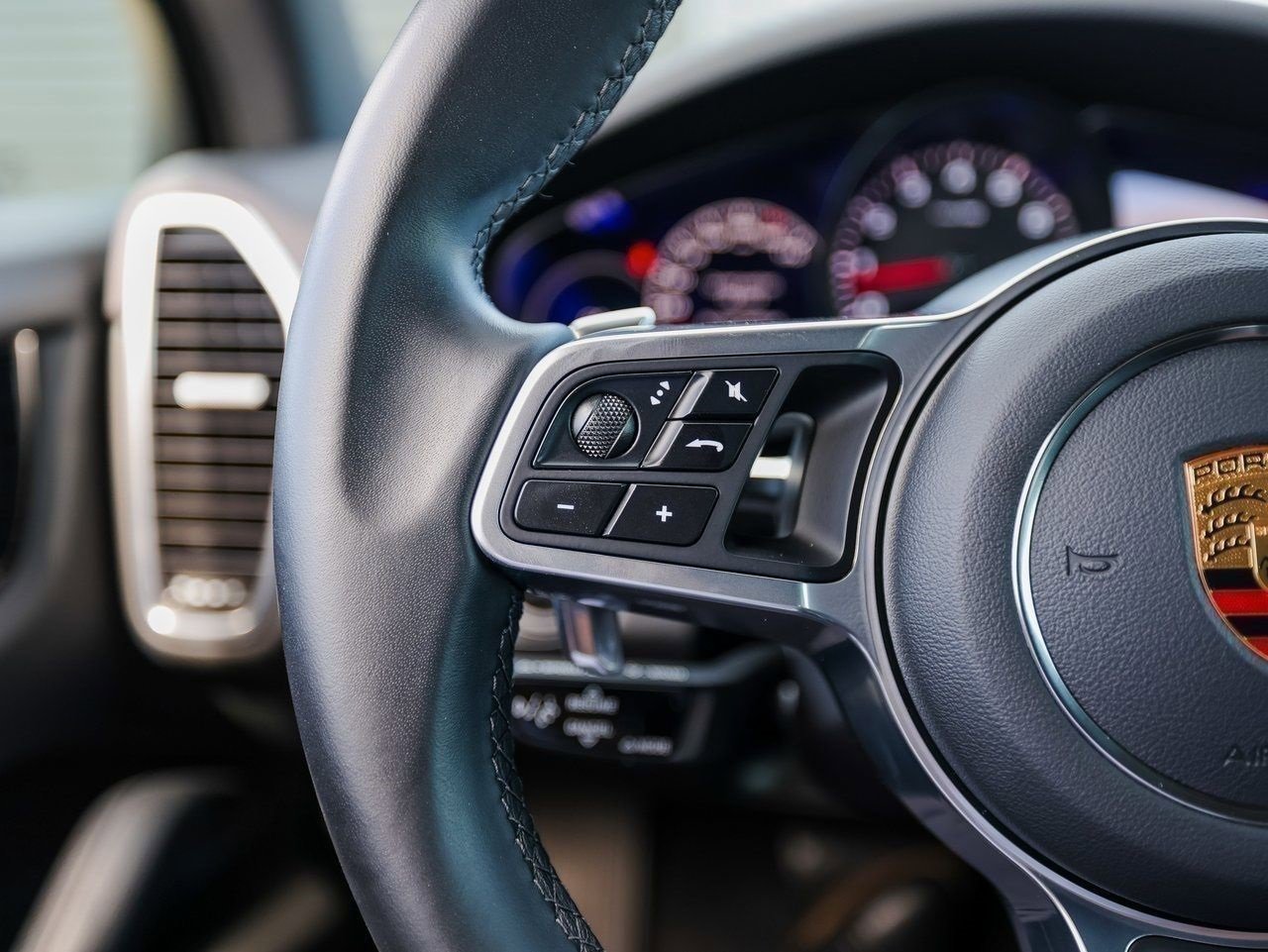 Certified 2023 Porsche Cayenne image 17