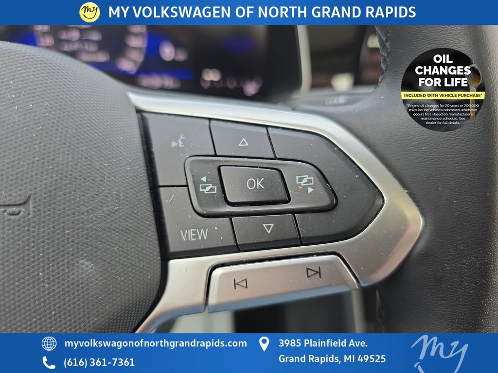 Used 2025 Volkswagen Jetta SE w/ Sunroof Package FWD image 18