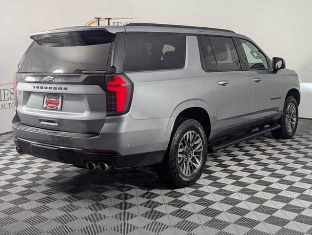 Certified 2025 Chevrolet Suburban Z71 image 7