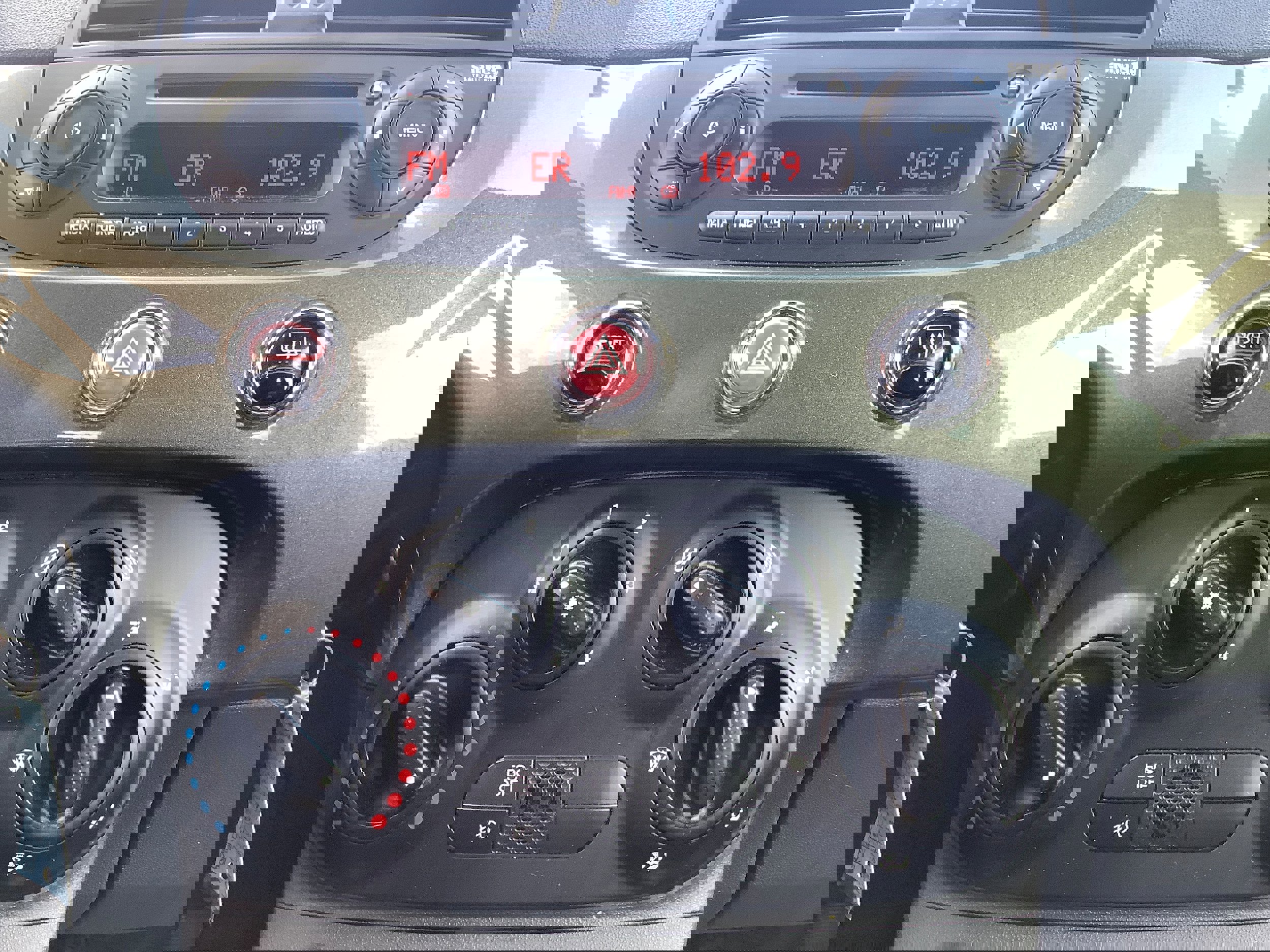 Used 2012 FIAT 500 Sport w/ Safety & Sound Pkg image 18