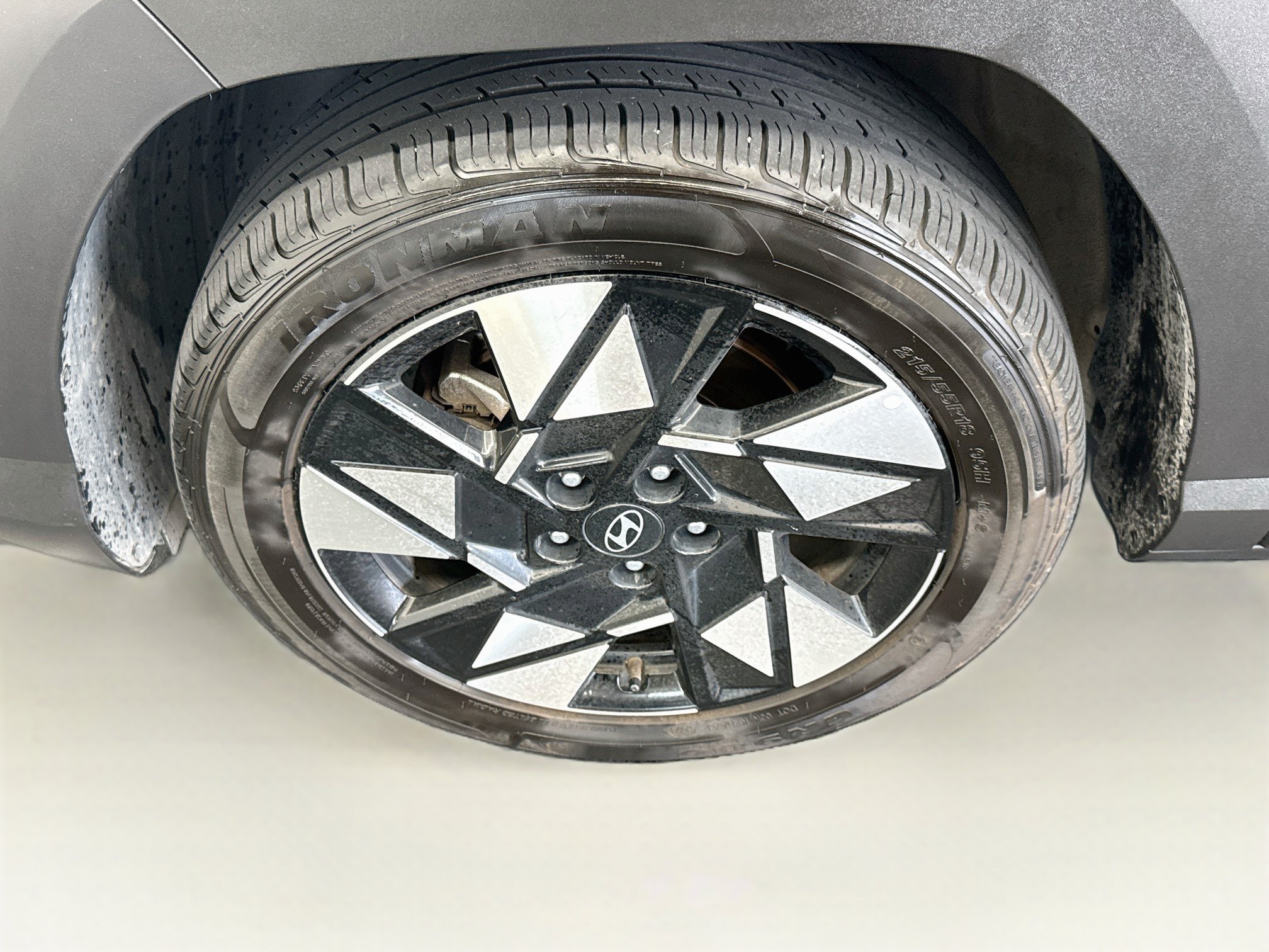Used 2025 Hyundai Kona SEL FWD image 11