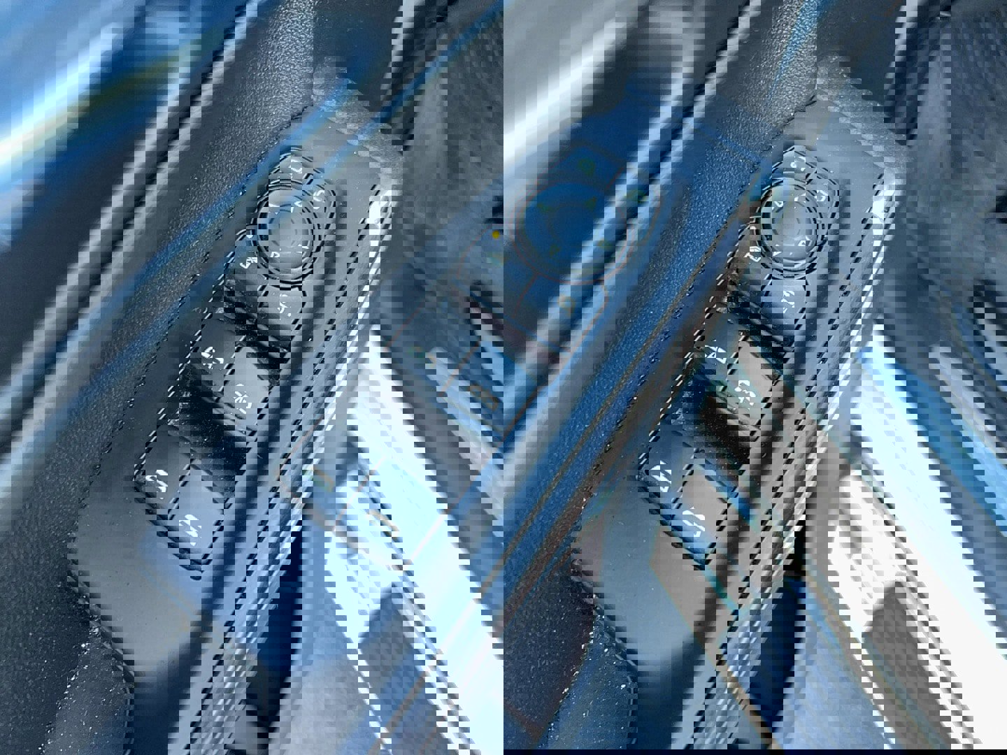 Used 2021 GMC Sierra 1500 SLT w/ SLT Premium Package image 17