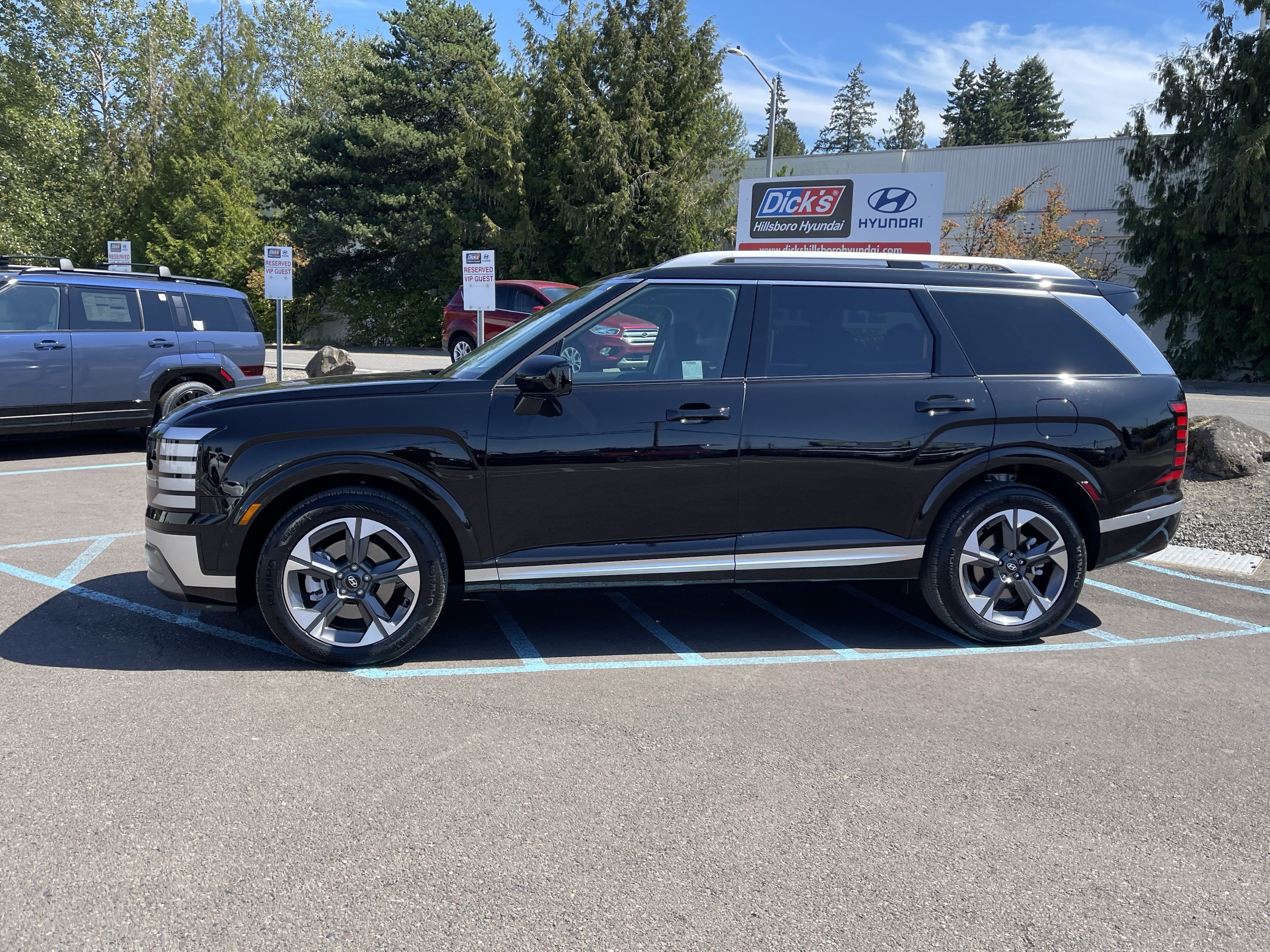 Certified 2026 Hyundai Palisade Limited AWD/4WD image 2