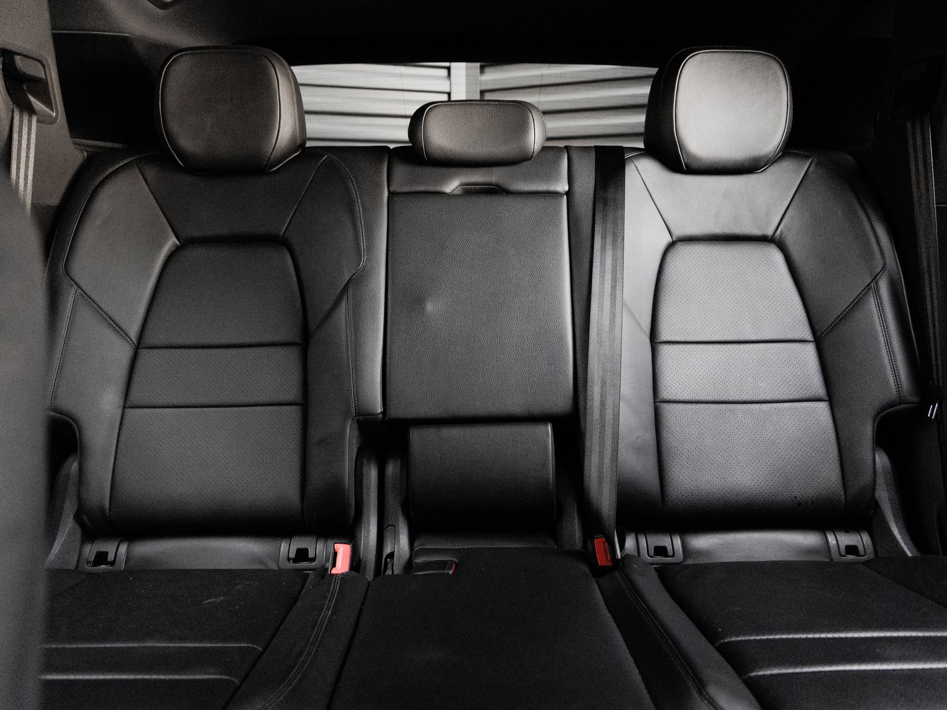 Certified 2020 Porsche Cayenne AWD/4WD image 23