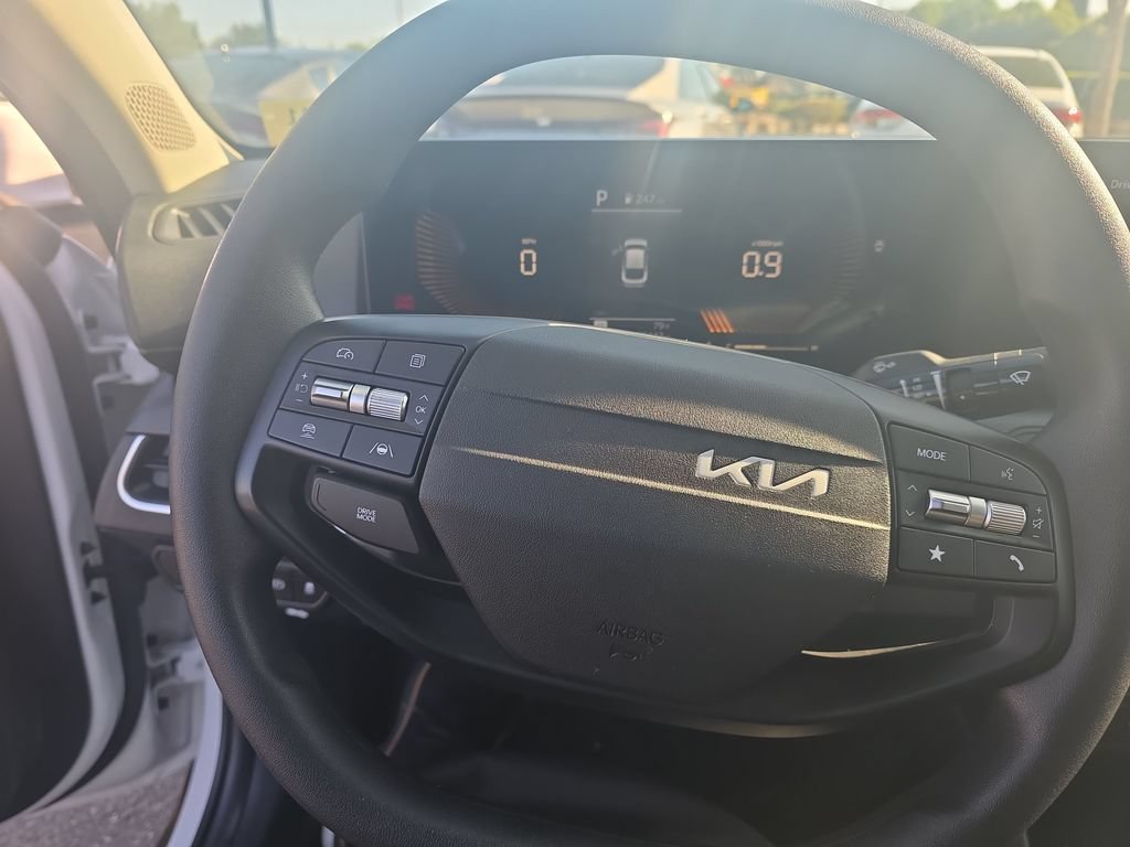 Used 2025 Kia K4 FWD image 13