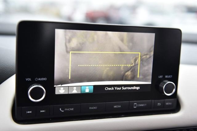 Used 2023 Honda HR-V LX image 11