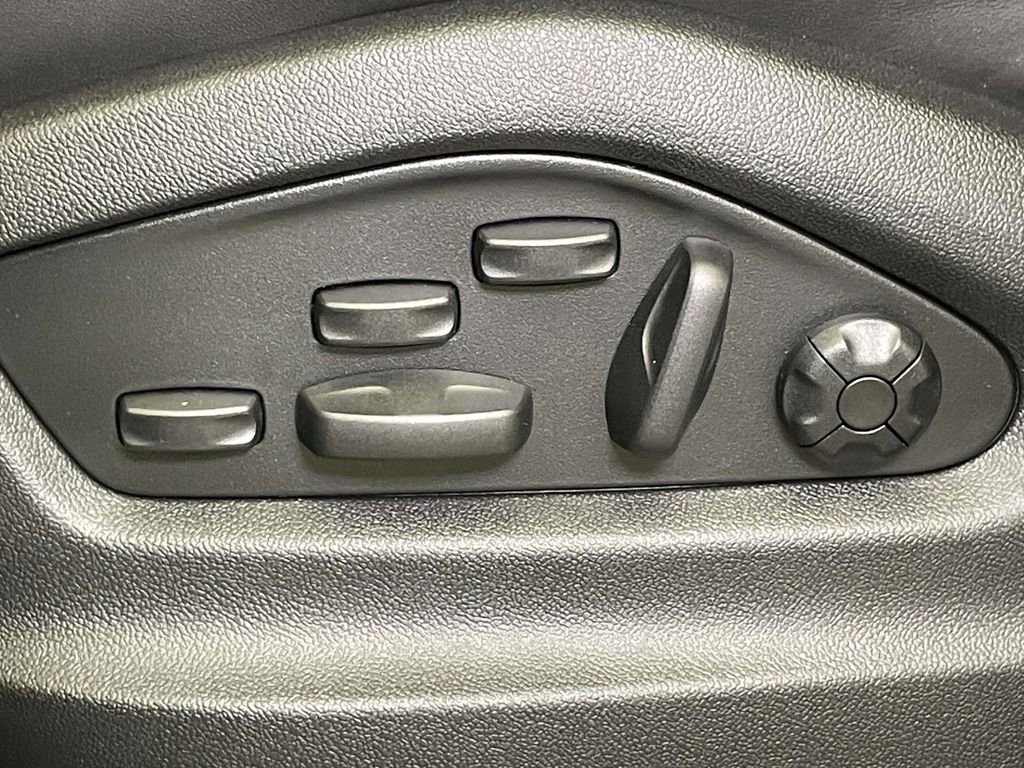 New 2025 Porsche Cayenne Turbo image 17