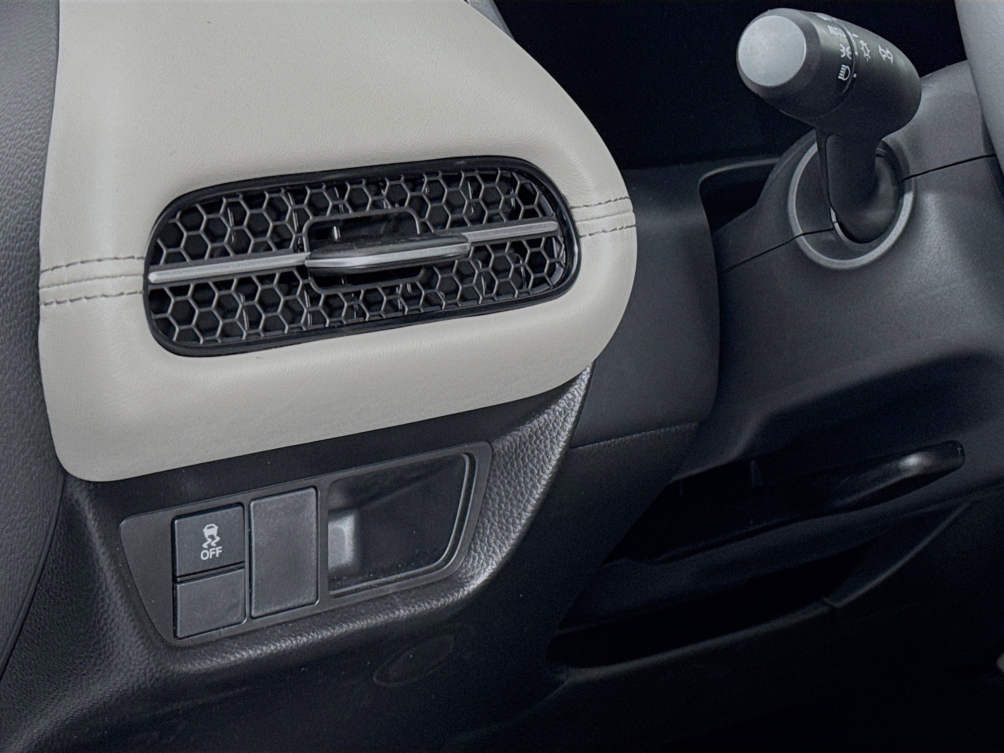 Certified 2025 Honda HR-V EX-L image 10