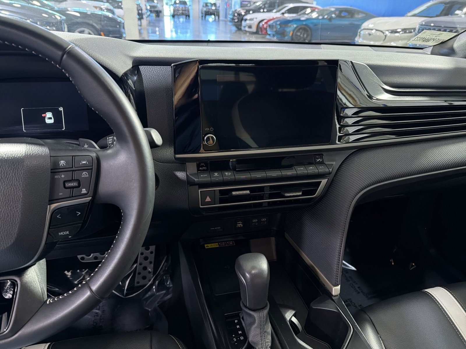 Used 2025 Toyota Camry SE FWD image 19