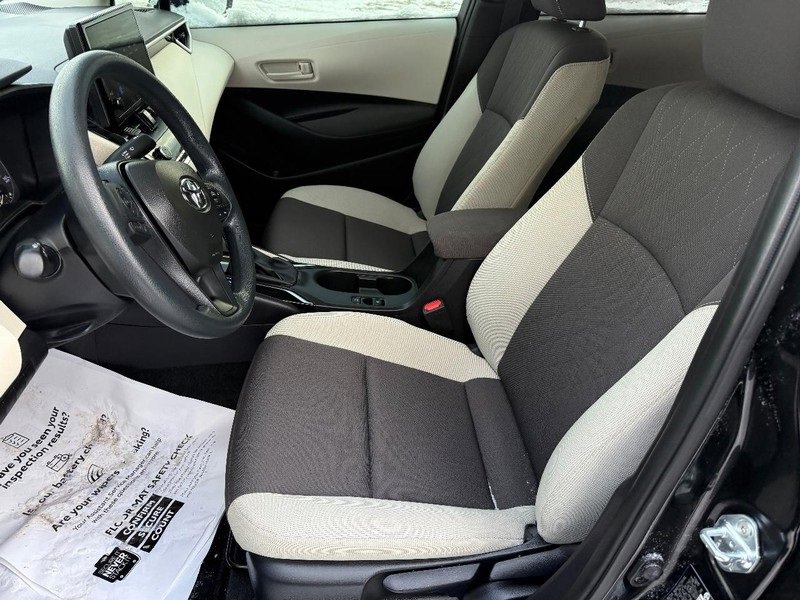 Used 2025 Toyota Corolla LE image 16