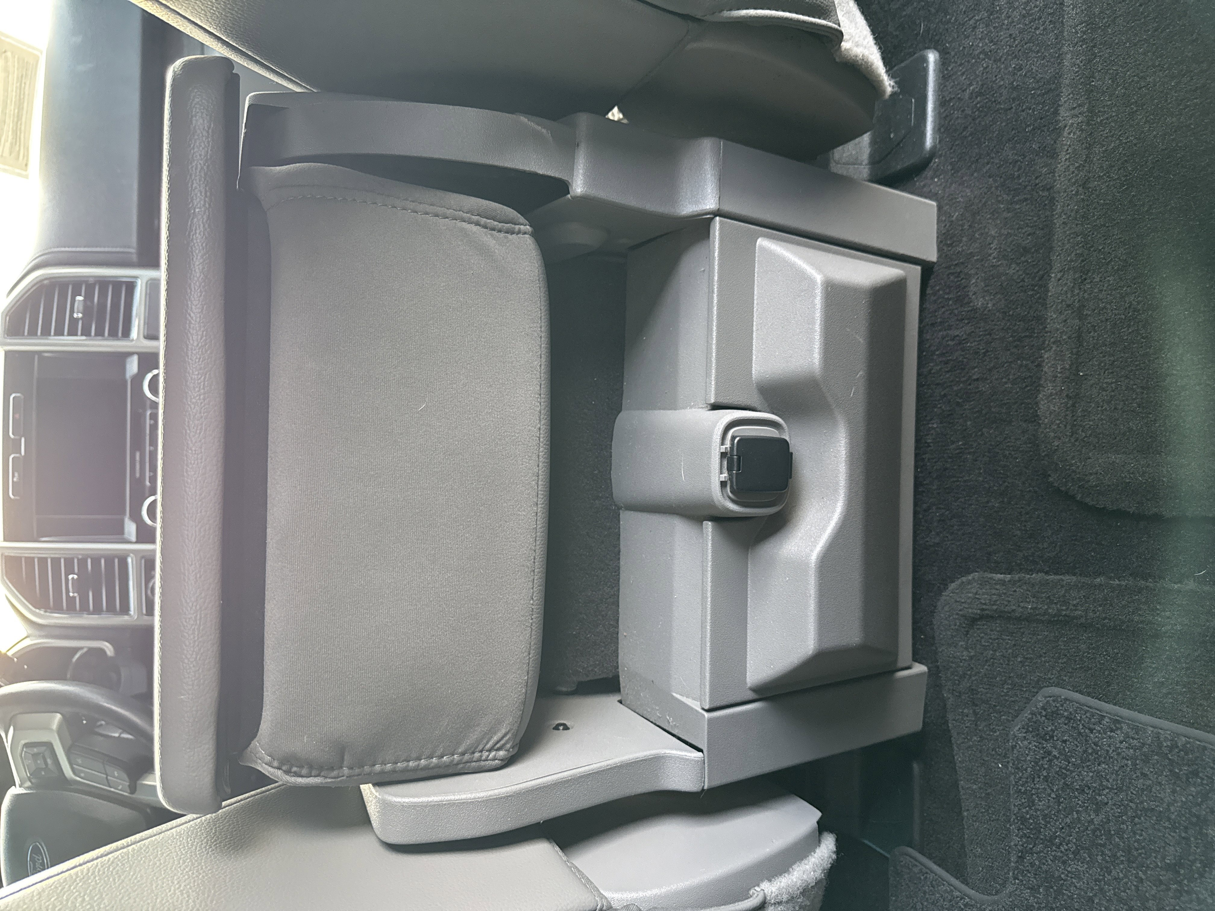 Used 2017 Ford F150 Lariat image 28