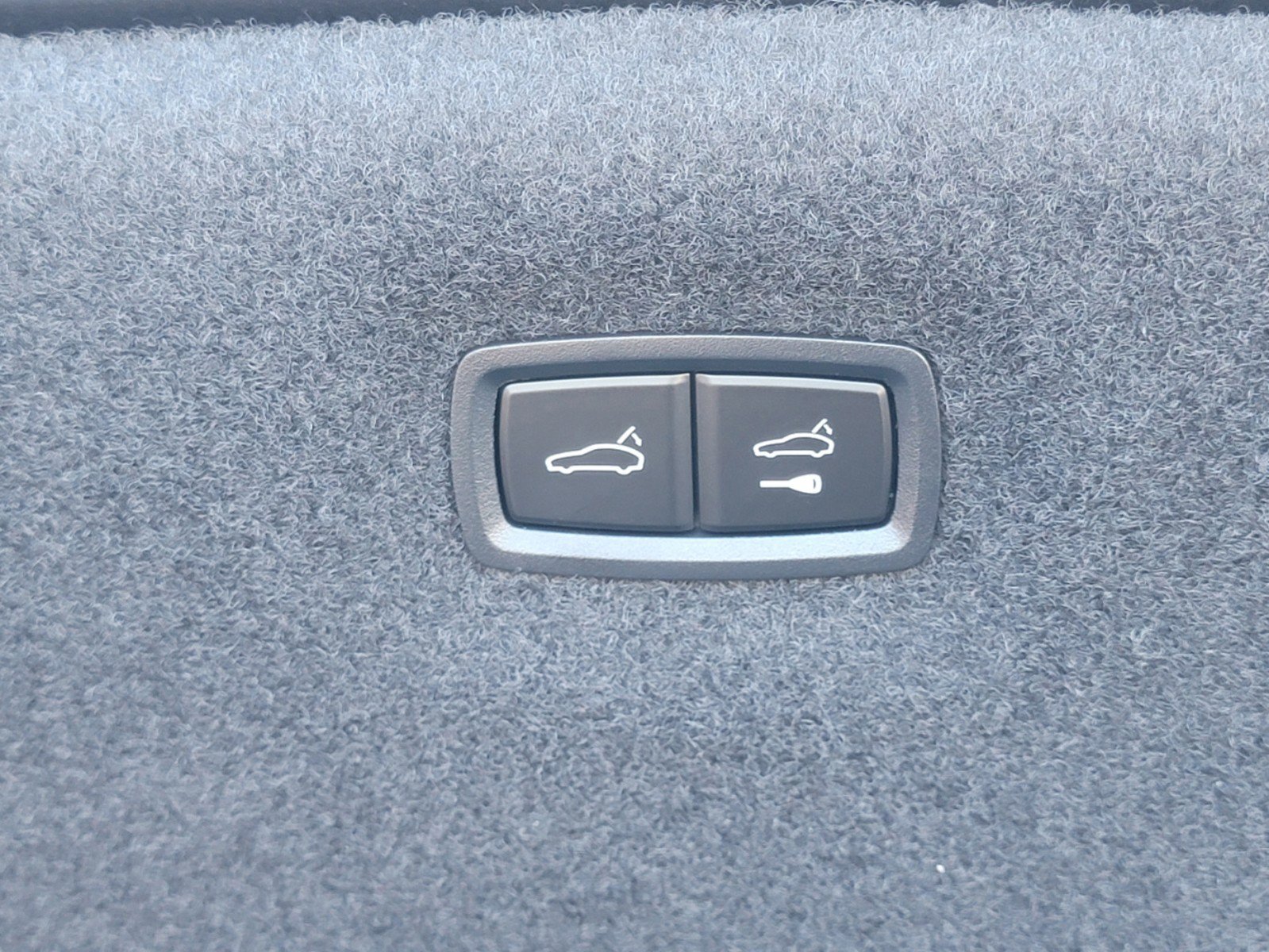 New 2025 Porsche Taycan 4S image 27