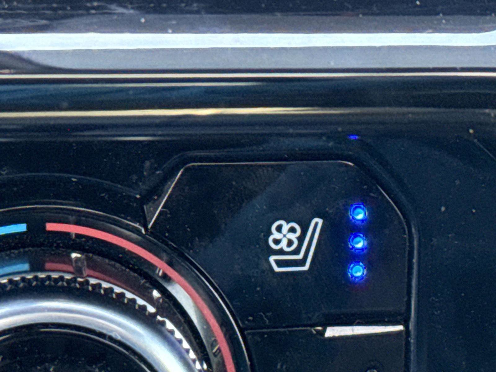 Used 2025 GMC Sierra 1500 AT4 w/ AT4 Premium Package image 22