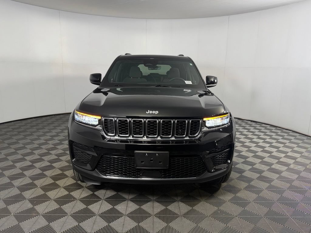 Certified 2025 Jeep Grand Cherokee Laredo X RWD image 10