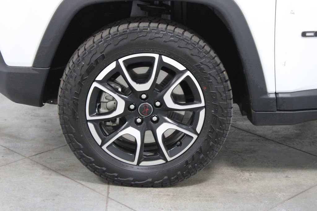 Used 2025 Jeep Compass Trailhawk image 17
