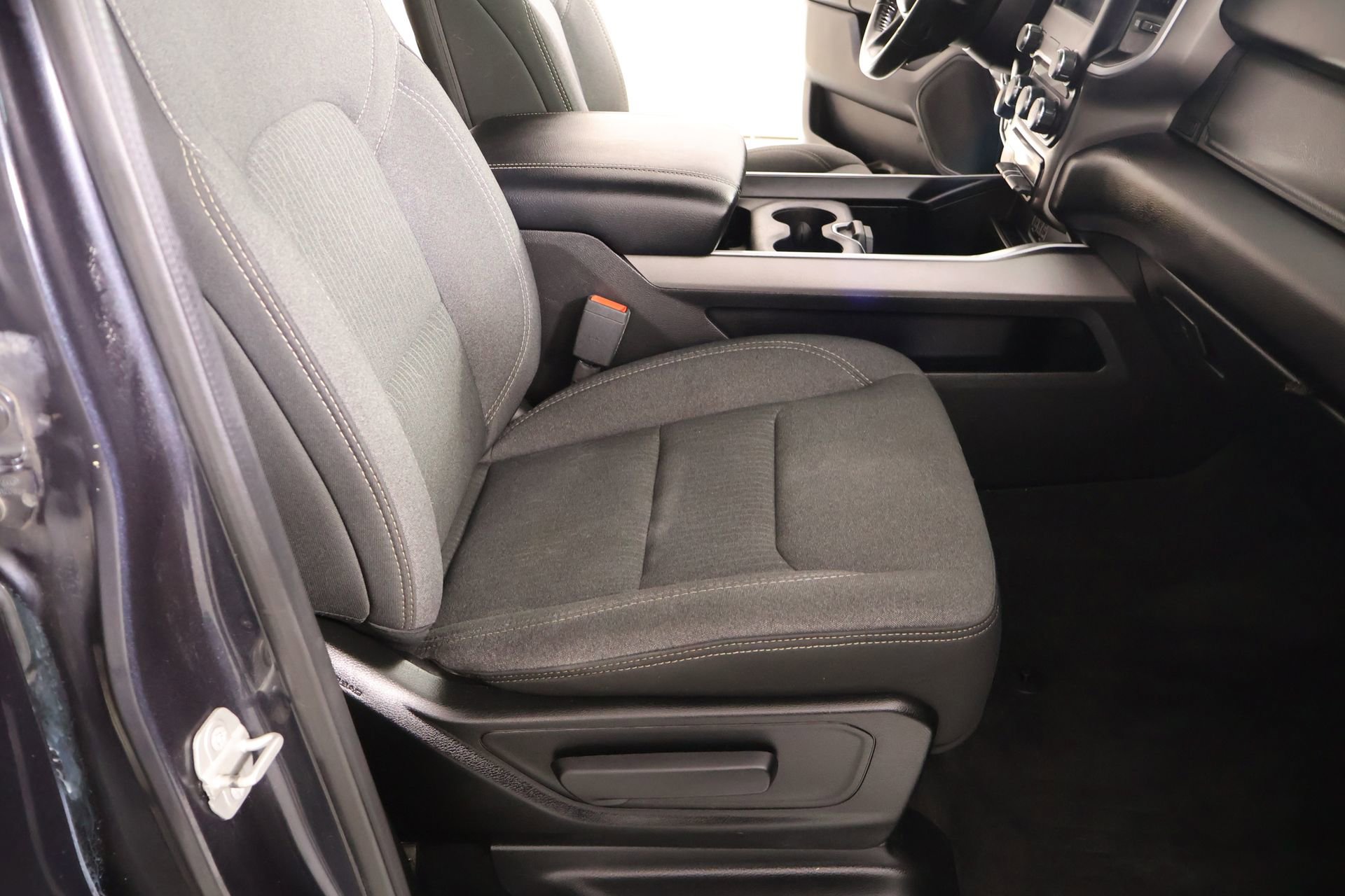 Used 2020 RAM 1500 Big Horn AWD/4WD image 12