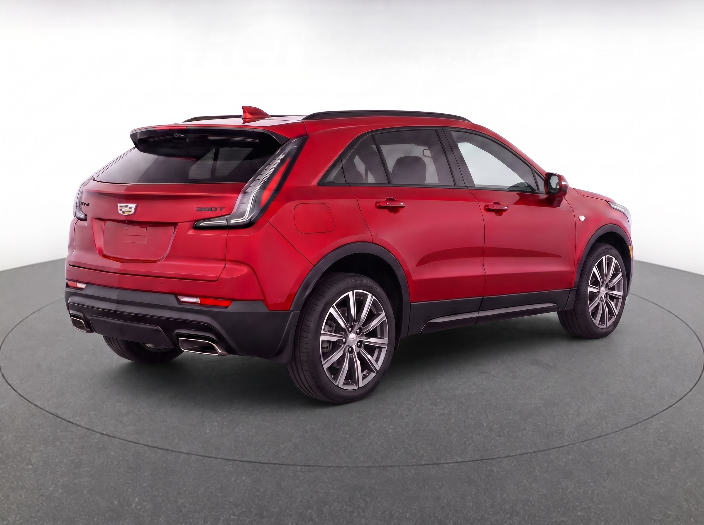 Used 2023 Cadillac XT4 Sport w/ Enhanced Visibility Package FWD image 4