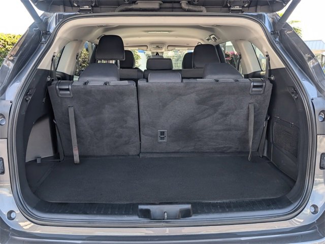 Used 2024 Toyota Highlander LE image 16