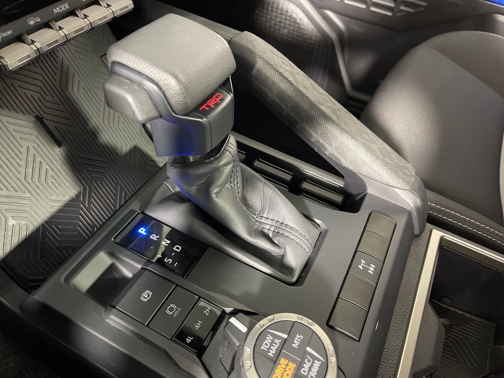 Certified 2025 Toyota Tacoma TRD Off-Road AWD/4WD image 22