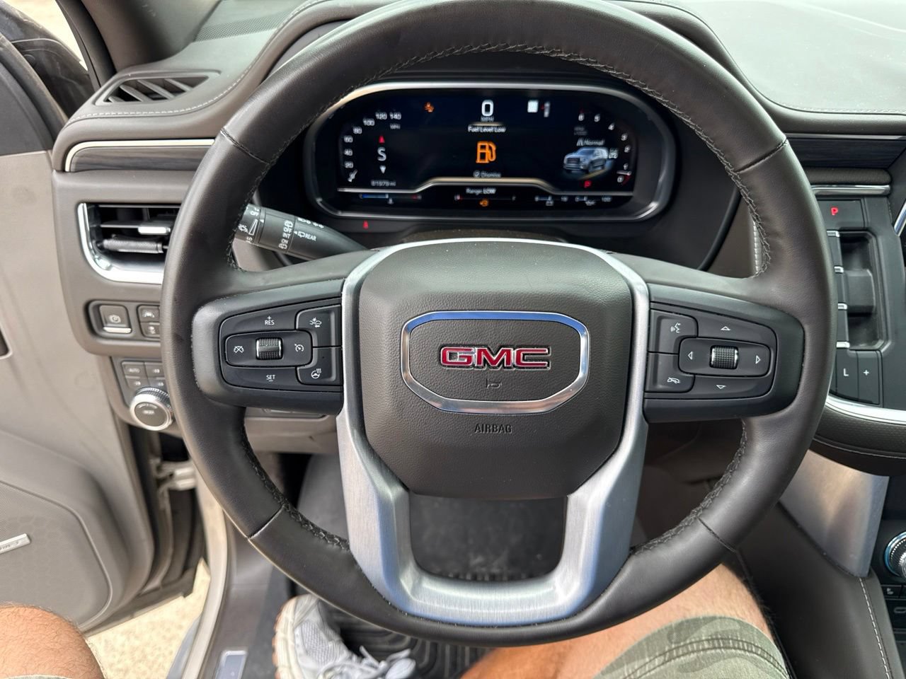 Used 2023 GMC Yukon XL SLT w/ SLT Luxury Package AWD/4WD image 22