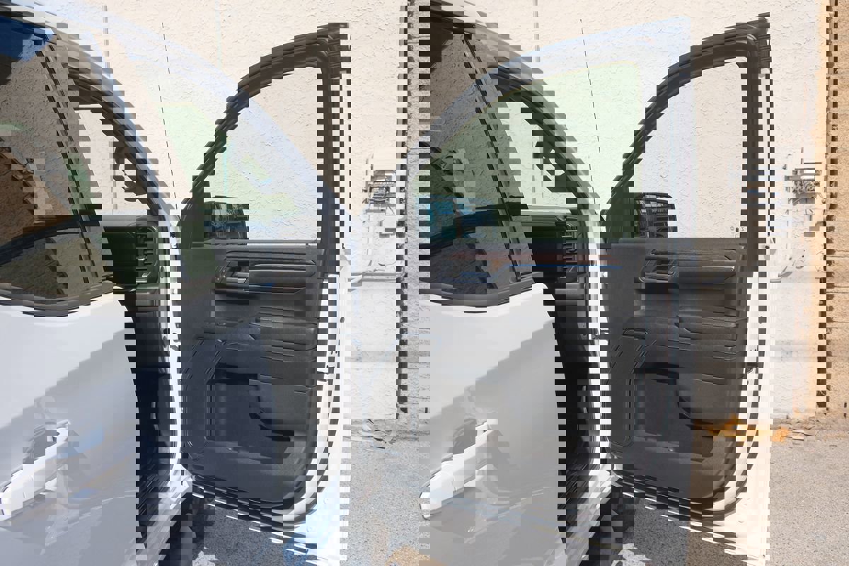 Used 2023 GMC Sierra 1500 Elevation image 30