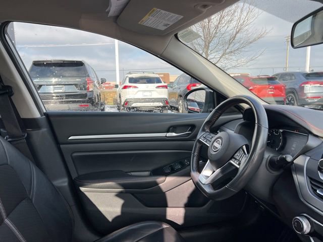 Used 2024 Nissan Altima 2.5 SR image 32