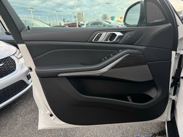 New 2026 BMW X5 xDrive40i w/ Premium Package image 14