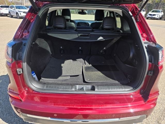 Used 2019 Jeep Cherokee Overland AWD/4WD image 14