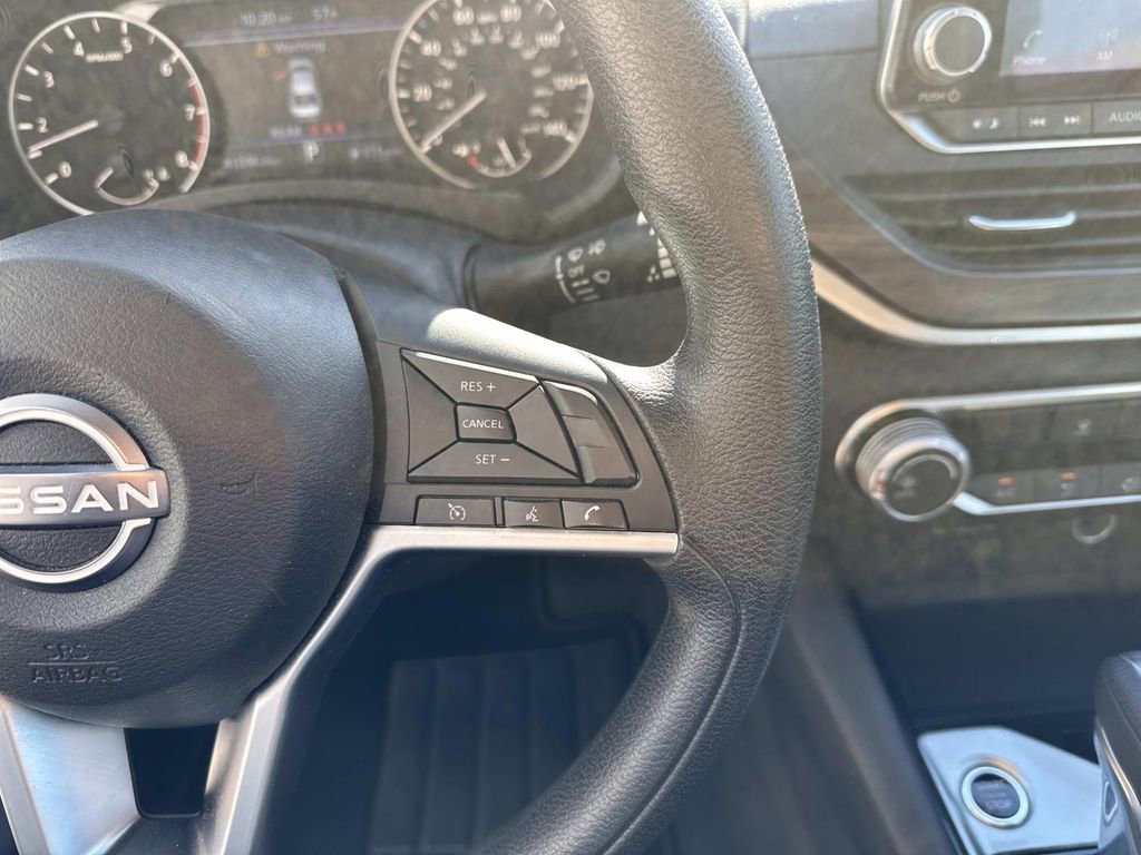 Used 2024 Nissan Altima 2.5 SV image 24