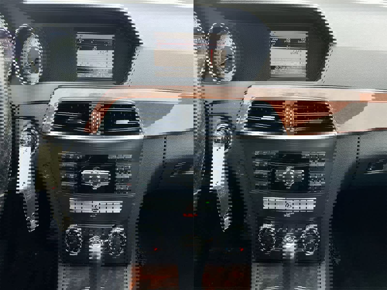 Used 2013 Mercedes-Benz C 300 Sport image 26