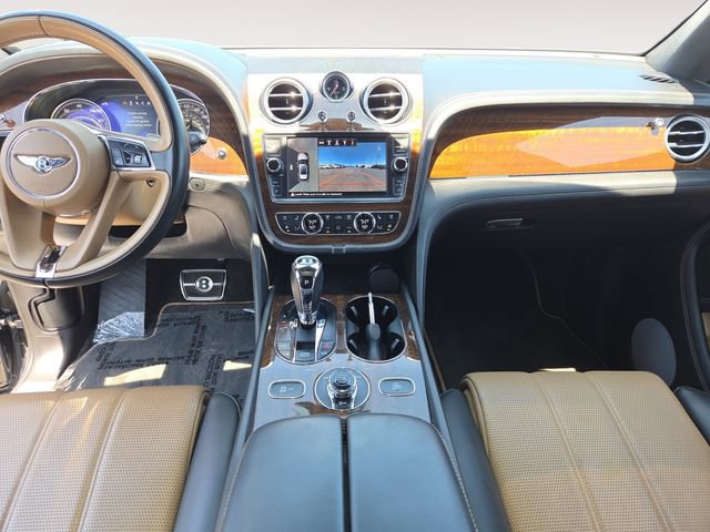 Used 2018 Bentley Bentayga Activity image 10