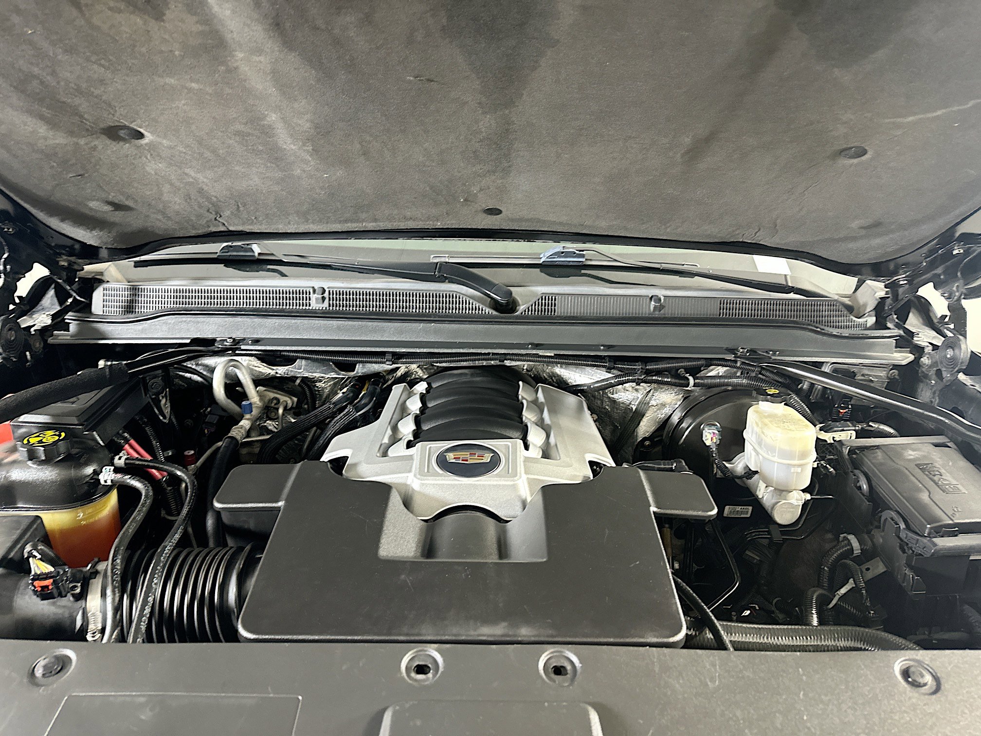 Used 2016 Cadillac Escalade Premium RWD image 36