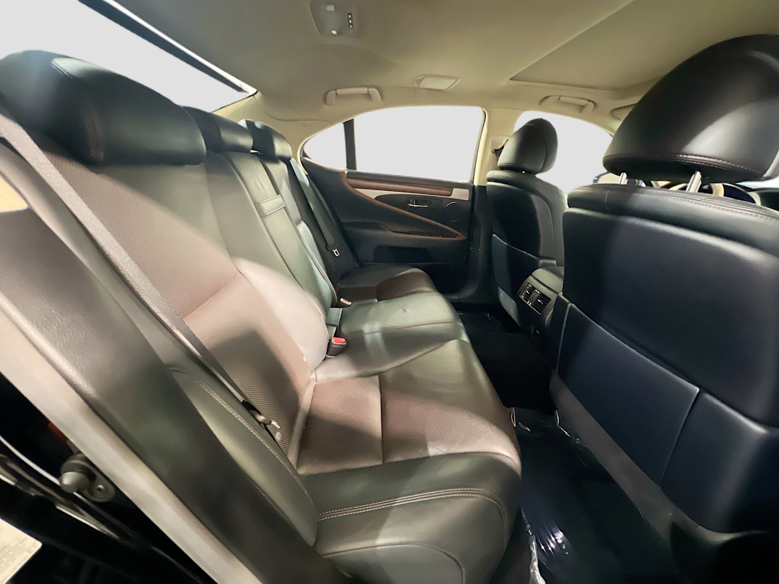 Used 2016 Lexus LS 460 w/ Comfort Package image 21