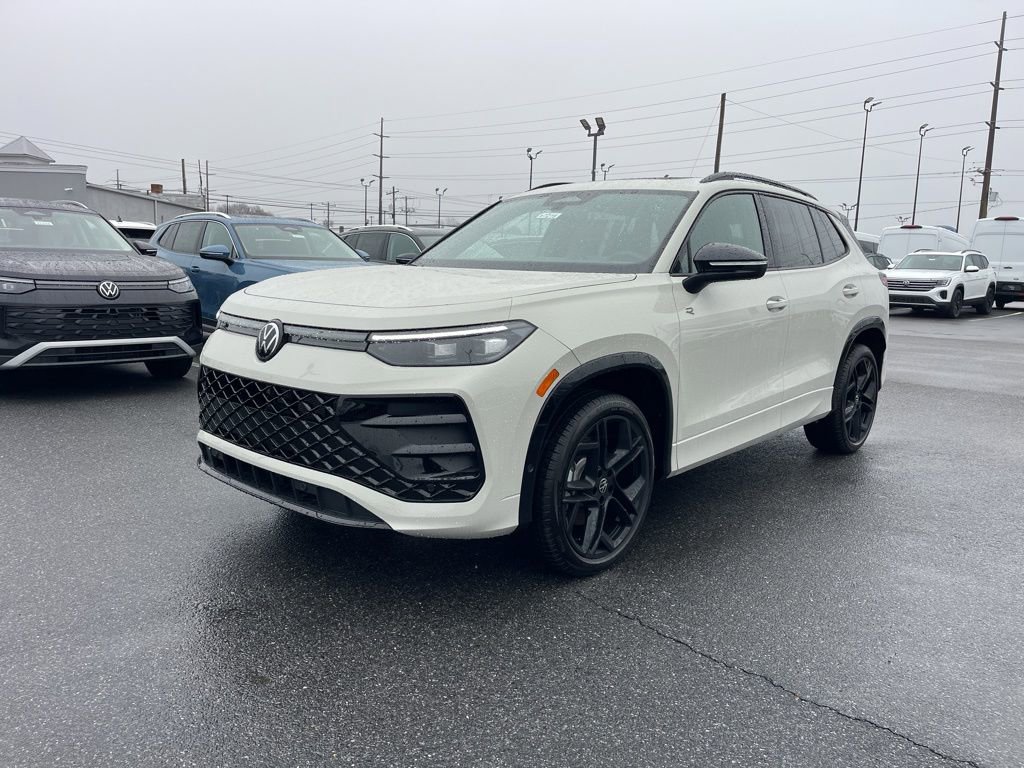 New 2026 Volkswagen Tiguan SE R-Line AWD/4WD image 2