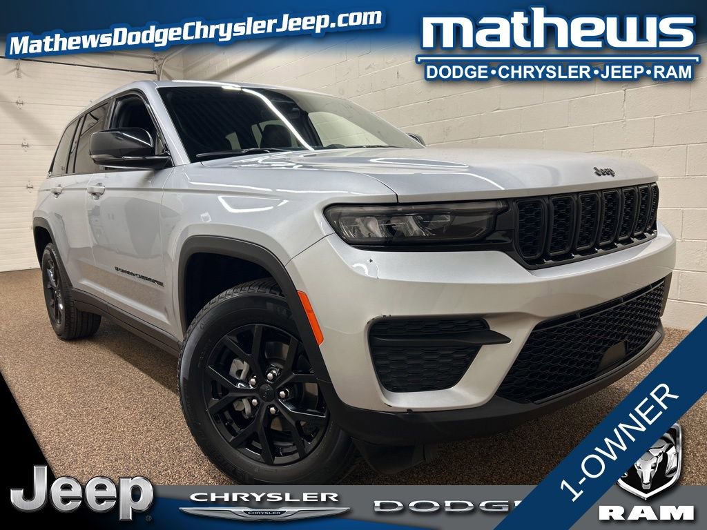 Used 2025 Jeep Grand Cherokee Altitude AWD/4WD image 1