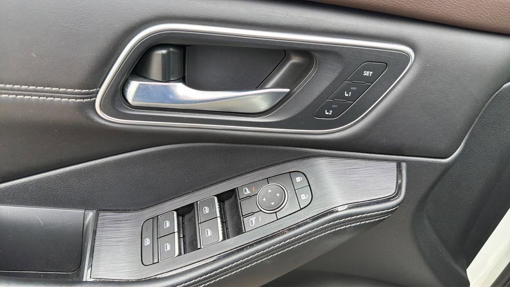 Certified 2023 Nissan Rogue Platinum AWD/4WD image 22