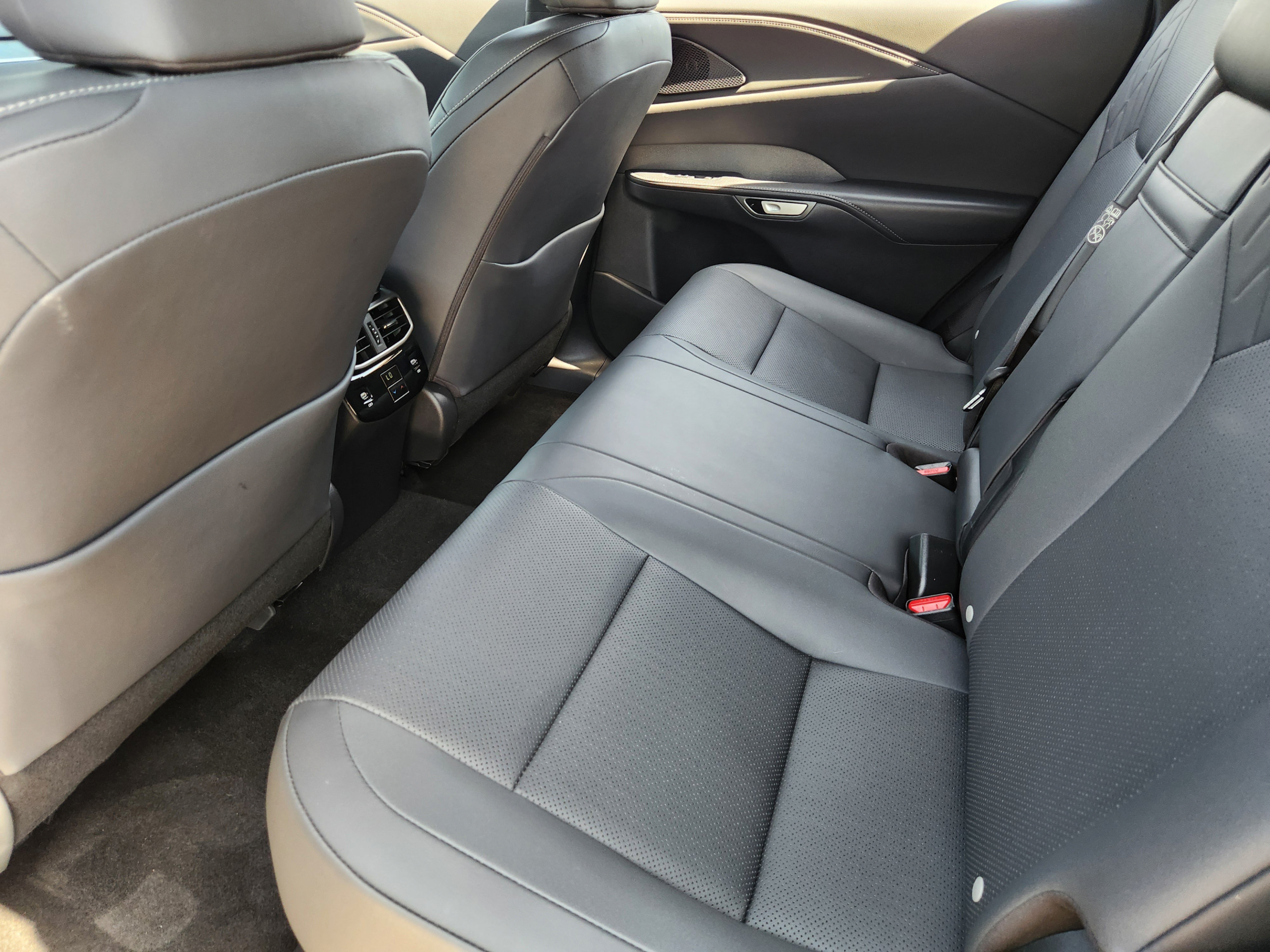 Used 2025 Lexus RX 350 Premium w/ Accessory Package (Z1) FWD image 25