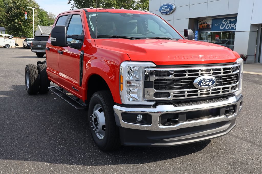 New 2027 Ford F350 XL w/ XL Chrome Package AWD/4WD image 2