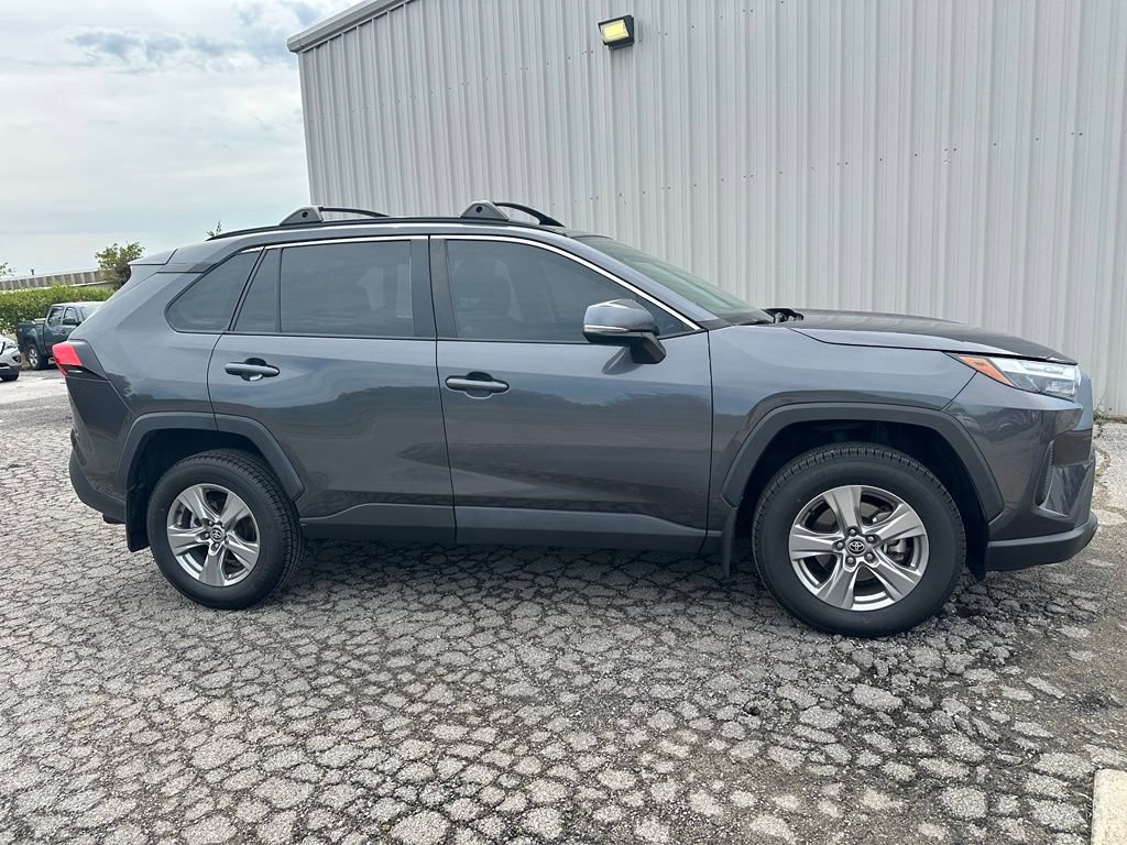 Used 2024 Toyota RAV4 XLE w/ Convenience Package FWD image 4