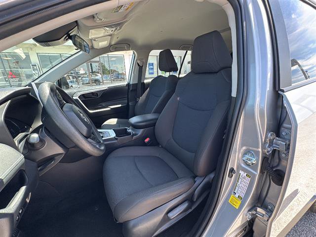 Used 2025 Toyota RAV4 LE AWD/4WD image 12