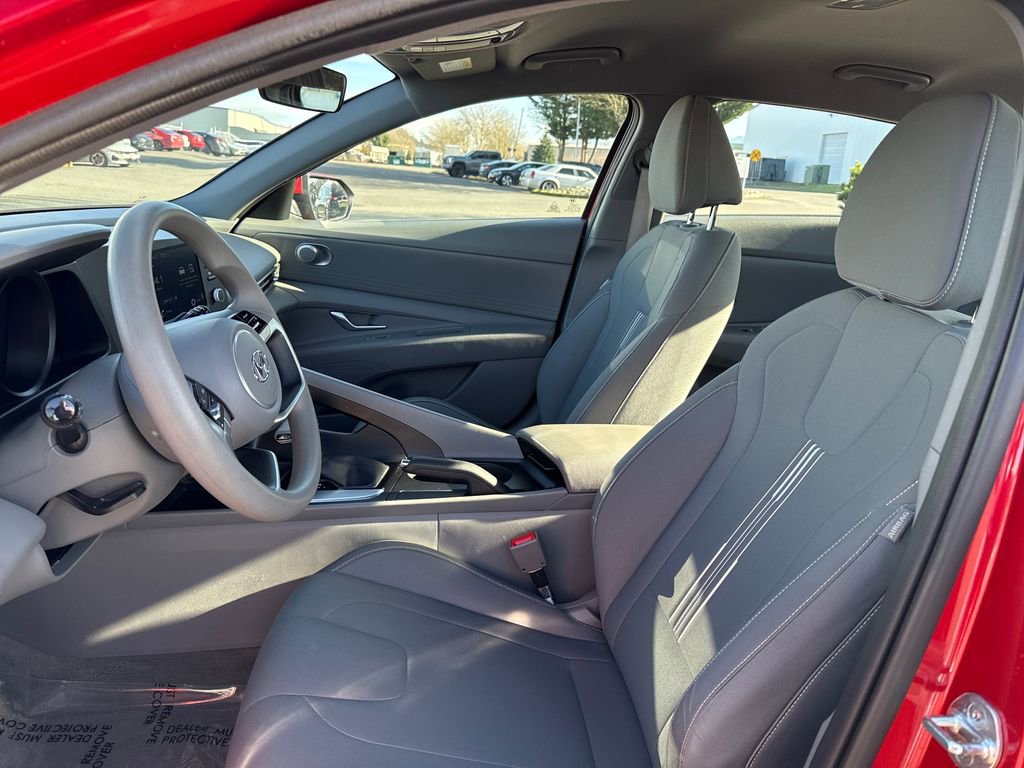 Used 2023 Hyundai Elantra SEL w/ Cargo Package image 18