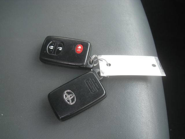 Used 2013 Toyota Prius V Five image 22