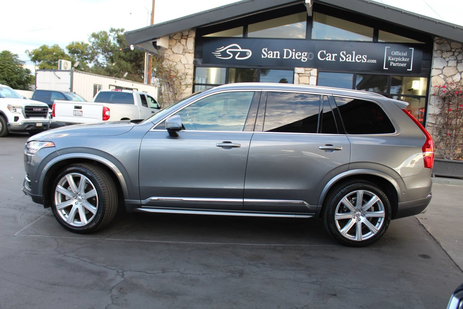 Used 2019 Volvo XC90 T6 Inscription w/ Protection Package Premier AWD/4WD image 2
