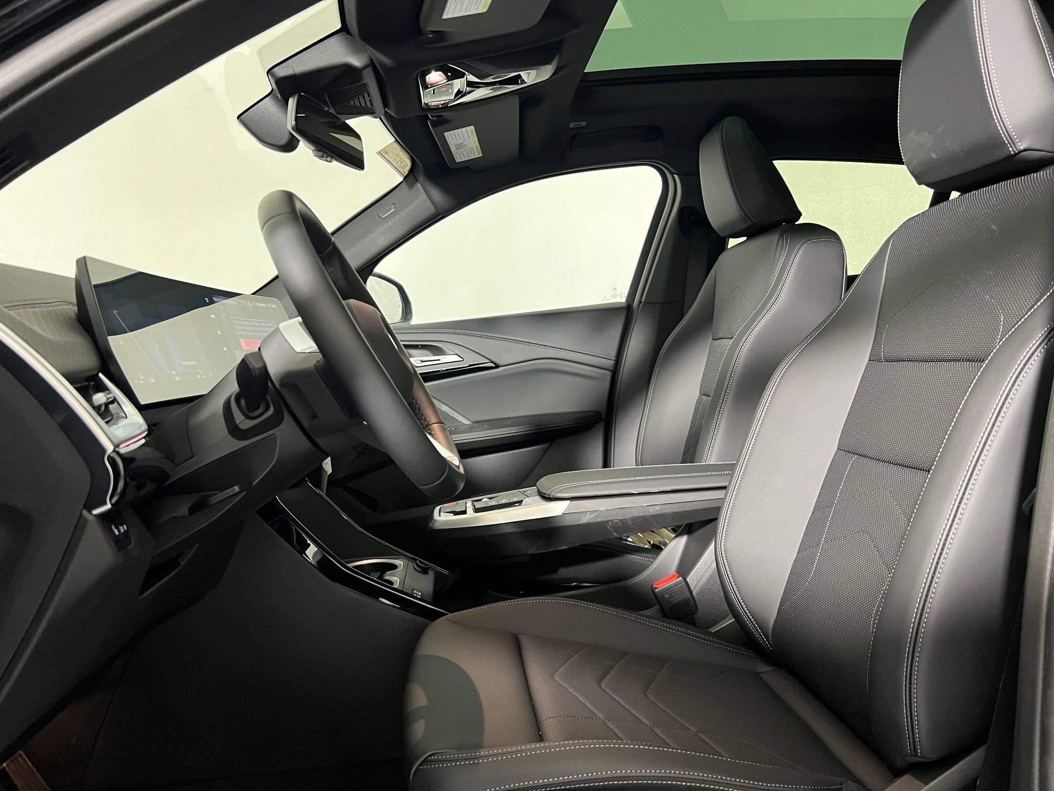 Used 2025 BMW X2 xDrive28i w/ Convenience Package image 5